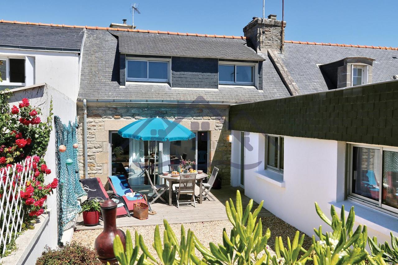 La Maison Du Pecheur: Seaside Retreat With Garden And Wi-fi Holiday home Guilvinec